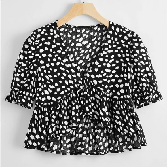 SHEIN Tops - ❄️ SHEIN Blouse